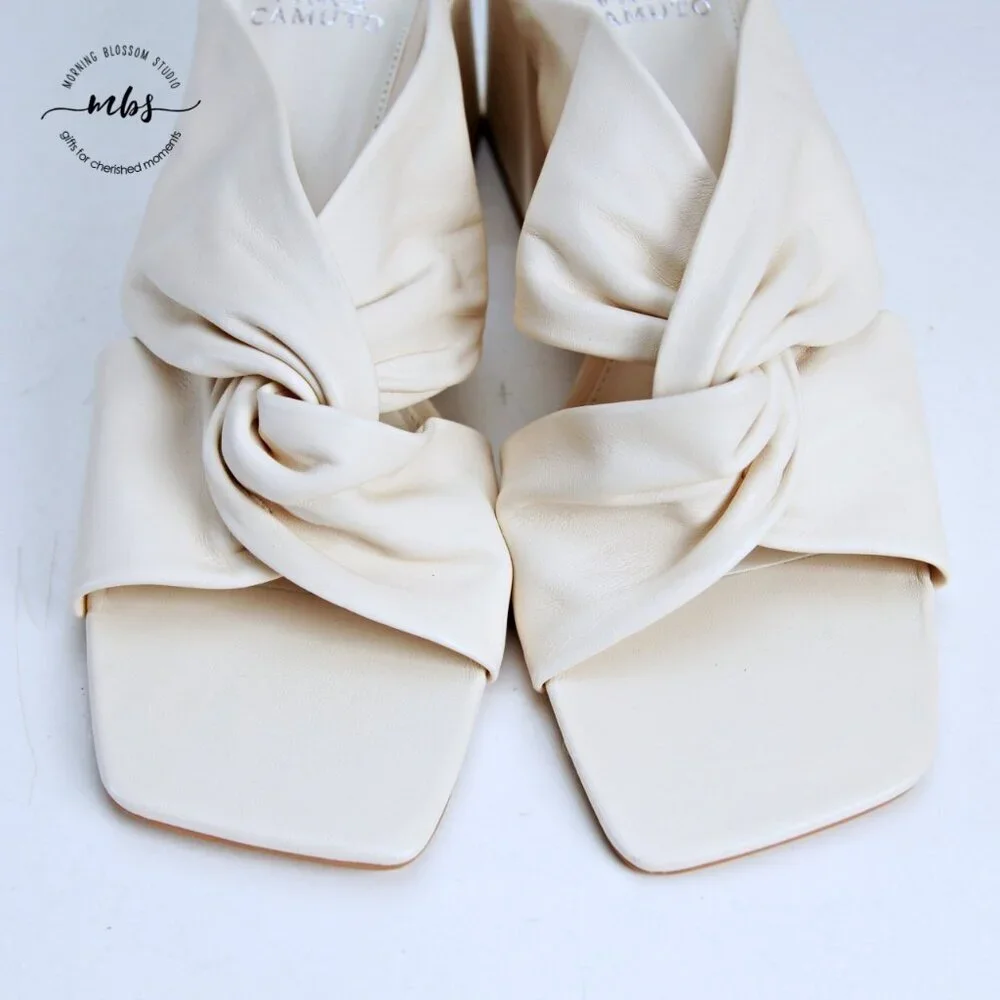 NWT Vince Camuto Jenabie‎ Leather Block Heel Sandals Cream Women 11